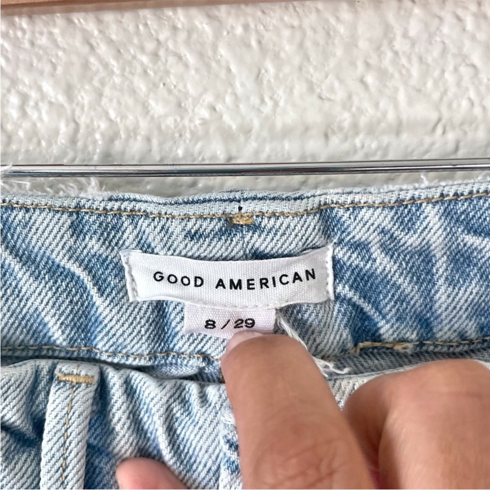 Good American Good 90's Jeans Distressed Knee Light Wash Size 8 / 29 - Picture 3 of 7